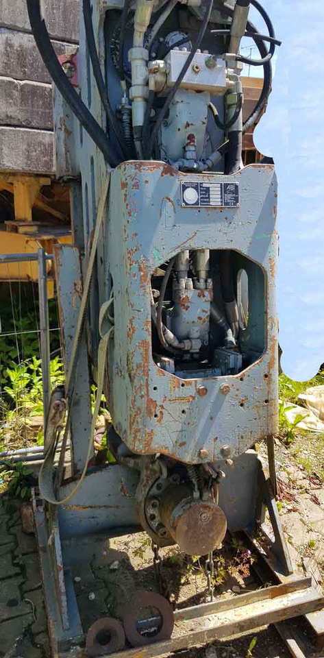 Sennebogen ZM19 T – Pile driver / Rammgerät - Машина за набиване: снимка 2 Sennebogen ZM19 T – Pile driver / Rammgerät - Машина за набиване: снимка 2