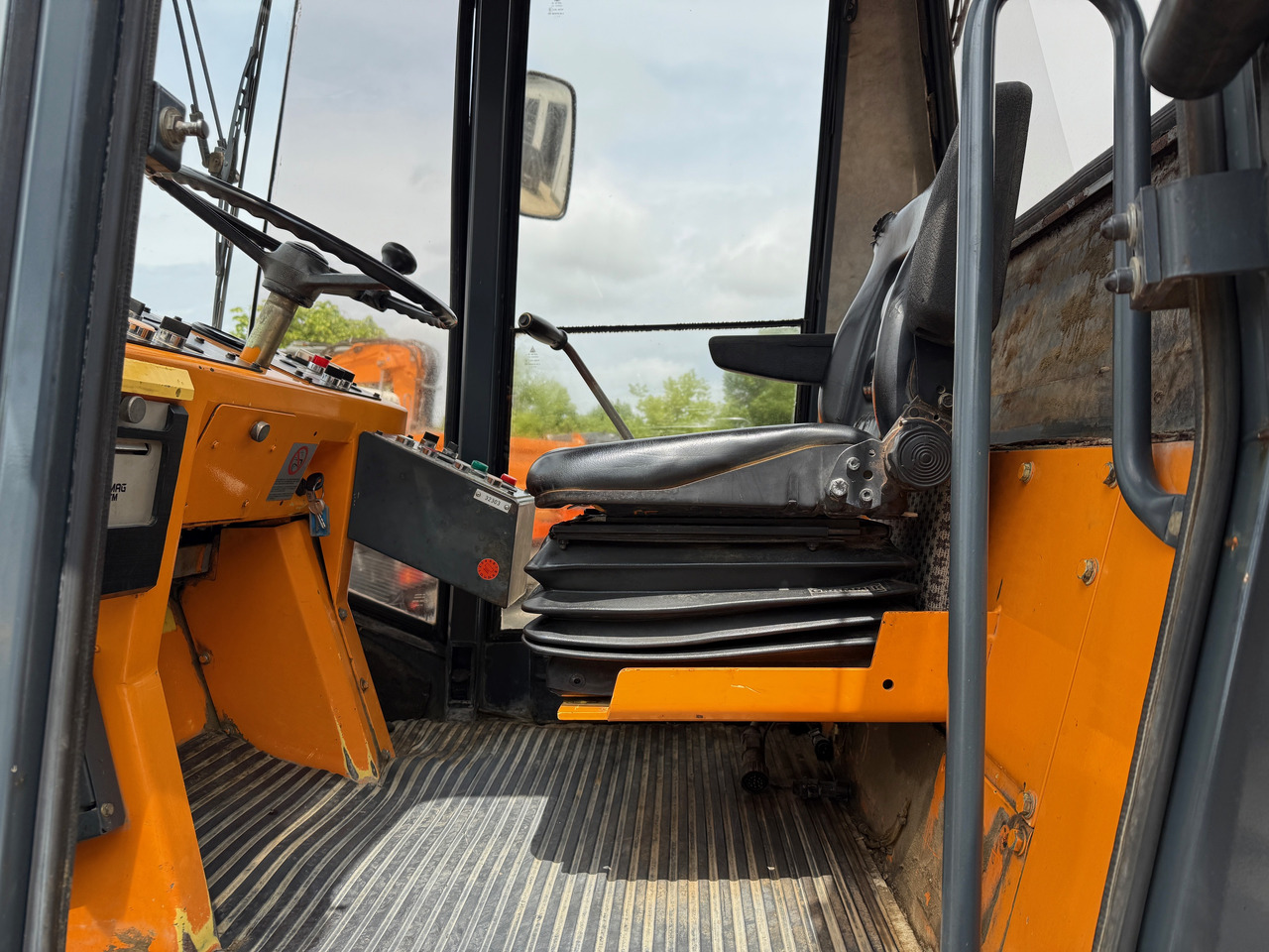 Компактор Bomag BW 213D-2 Walzenzug: снимка 19 Компактор Bomag BW 213D-2 Walzenzug: снимка 19