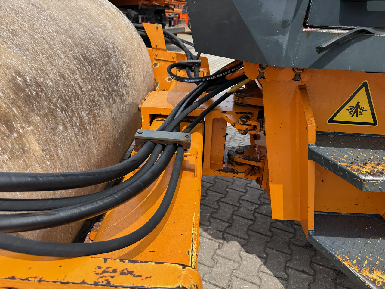 Компактор Bomag BW 213D-2 Walzenzug: снимка 9 Компактор Bomag BW 213D-2 Walzenzug: снимка 9