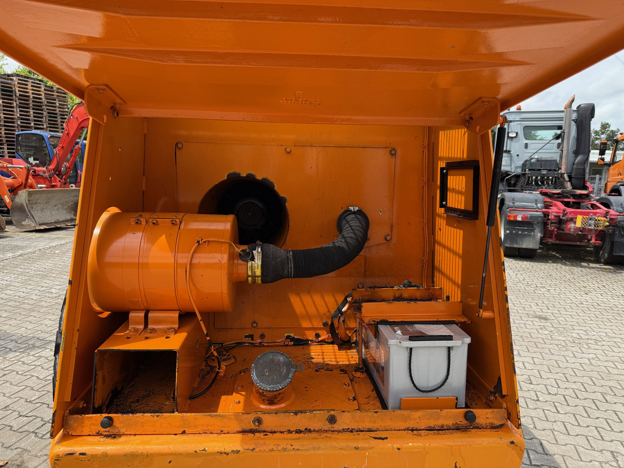 Компактор Bomag BW 213D-2 Walzenzug: снимка 17 Компактор Bomag BW 213D-2 Walzenzug: снимка 17