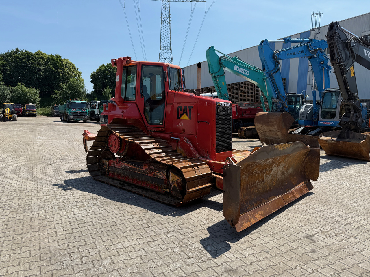 CATERPILLAR D5N FTC LGP Raupe mit 6-Wege + Heckaufreißer - Булдозер: снимка 3 CATERPILLAR D5N FTC LGP Raupe mit 6-Wege + Heckaufreißer - Булдозер: снимка 3