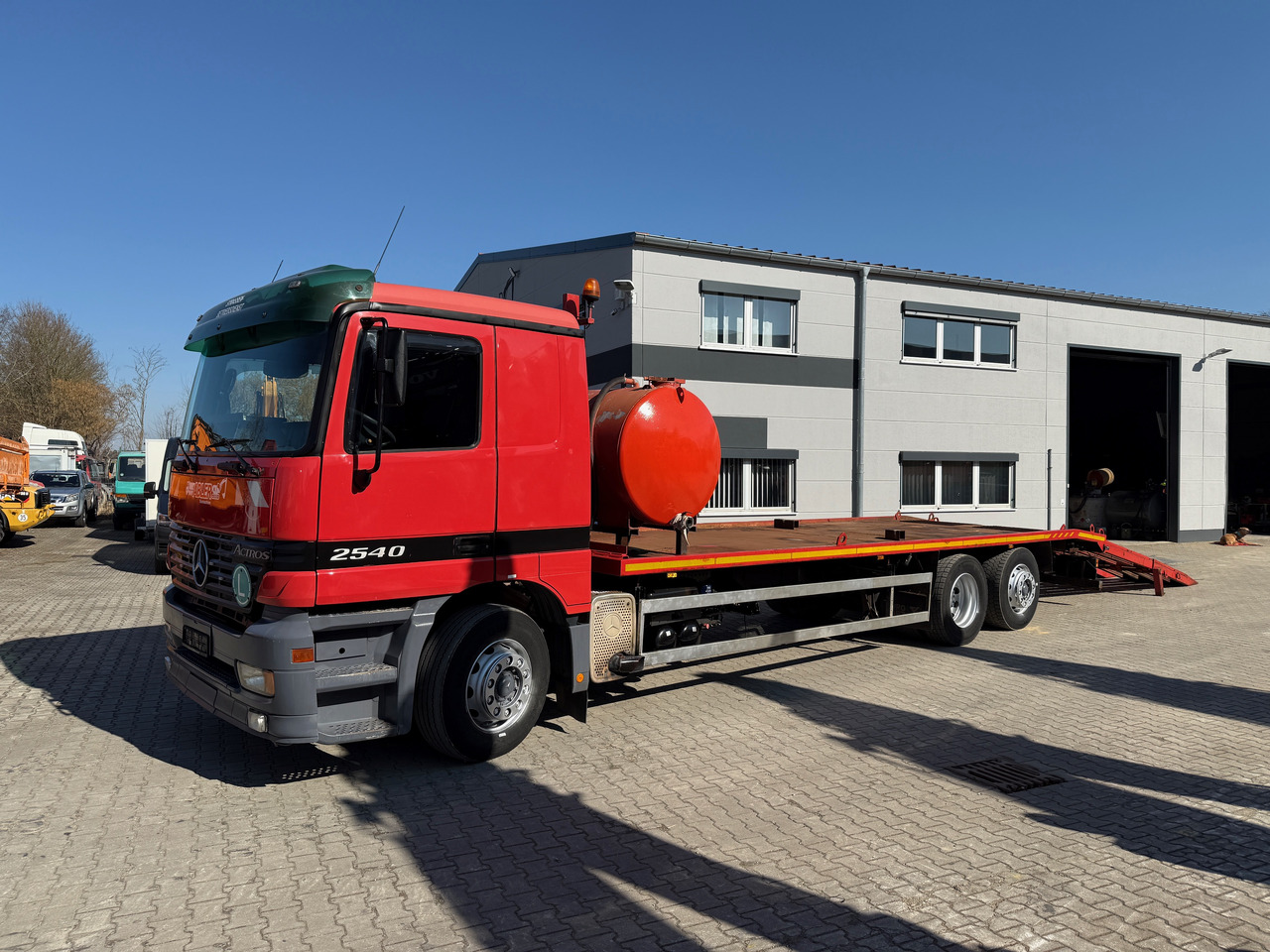 Mercedes-Benz 2540 Actros MP1 Baumaschinentrnasporter - Камион: снимка 4 Mercedes-Benz 2540 Actros MP1 Baumaschinentrnasporter - Камион: снимка 4