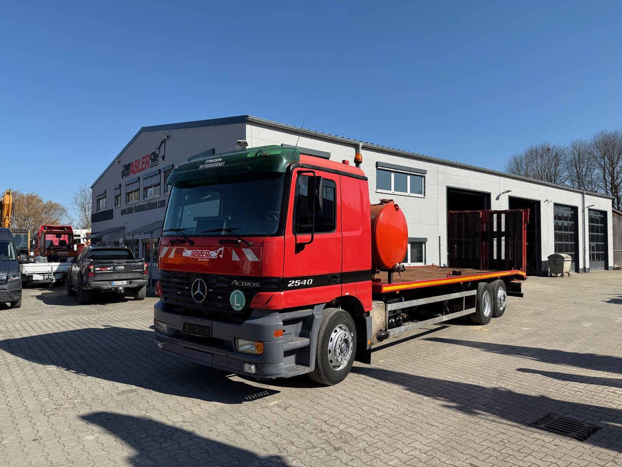 Mercedes-Benz 2540 Actros MP1 Baumaschinentrnasporter - Камион: снимка 2 Mercedes-Benz 2540 Actros MP1 Baumaschinentrnasporter - Камион: снимка 2