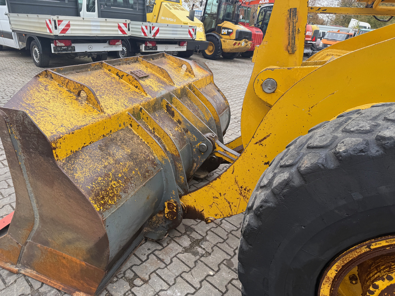 Колесен товарач Komatsu Hanomag WA270-3 Radlader Klima: снимка 9