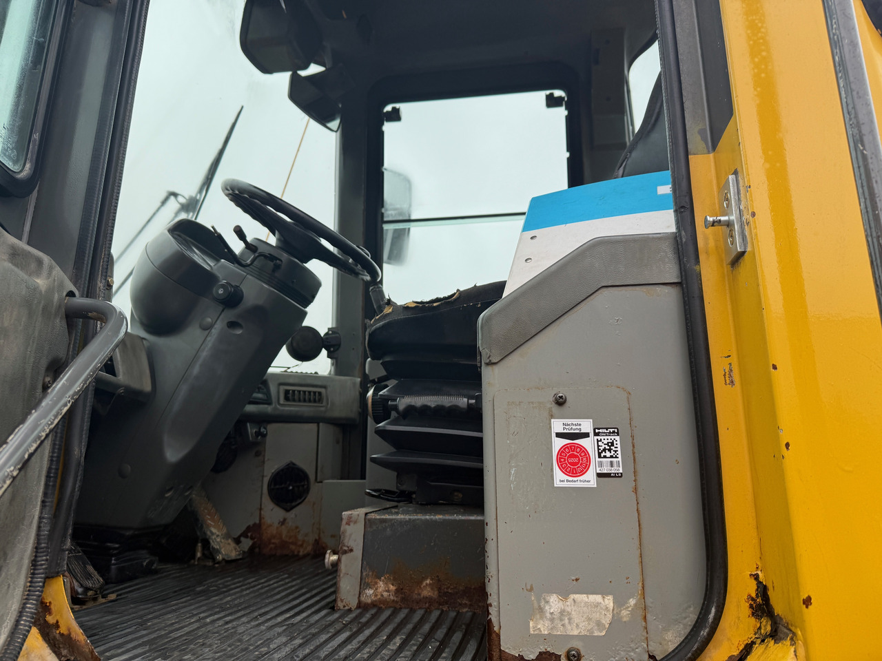 Колесен товарач Komatsu Hanomag WA270-3 Radlader Klima: снимка 14