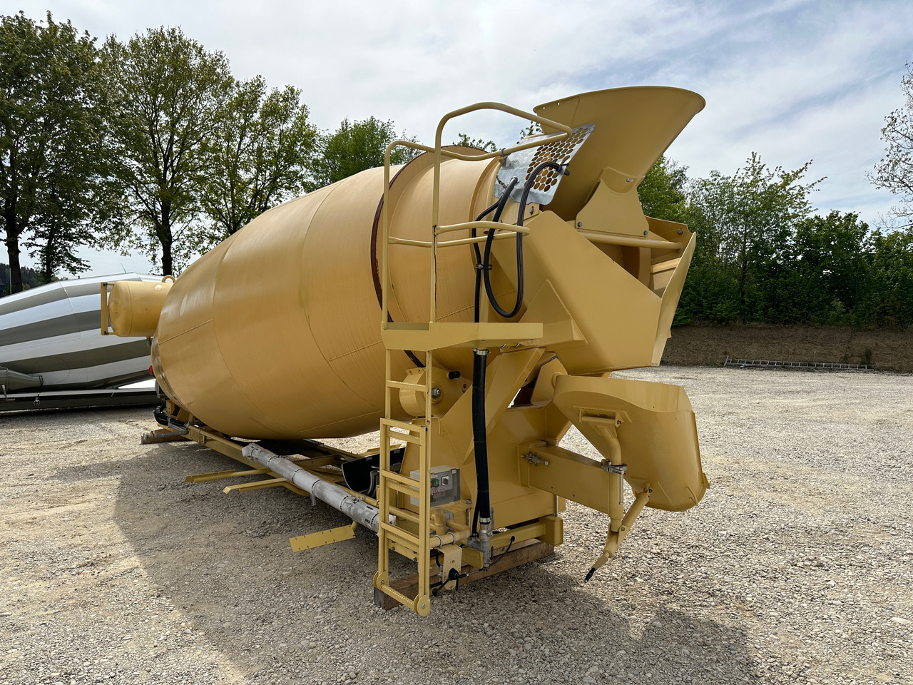 Liebherr HTM1204 Betonmischer Aufbau 12 m3 UNBENUTZT - Буре за бетоновоз: снимка 4 Liebherr HTM1204 Betonmischer Aufbau 12 m3 UNBENUTZT - Буре за бетоновоз: снимка 4