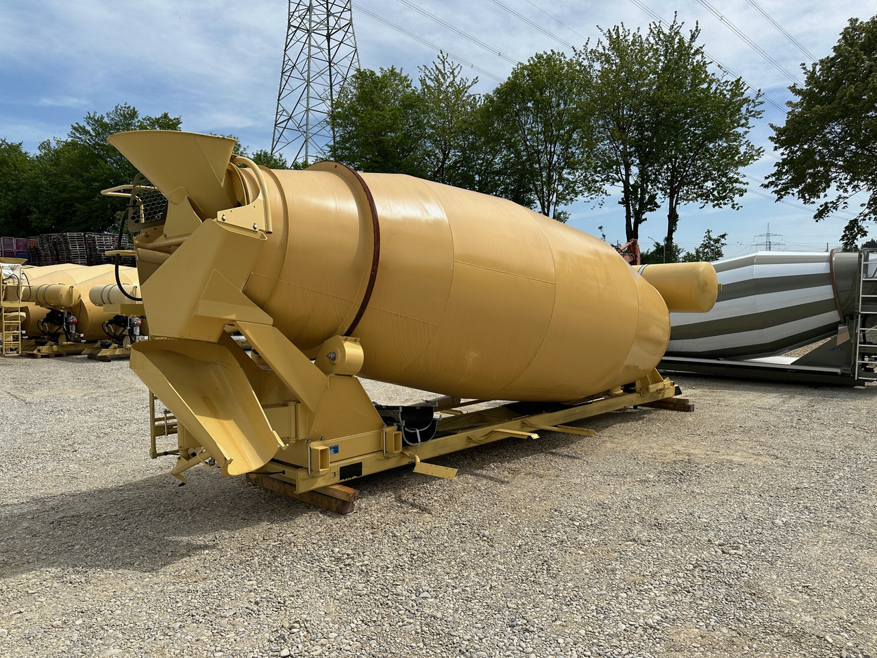 Liebherr HTM1204 Betonmischer Aufbau 12 m3 UNBENUTZT - Буре за бетоновоз: снимка 3 Liebherr HTM1204 Betonmischer Aufbau 12 m3 UNBENUTZT - Буре за бетоновоз: снимка 3