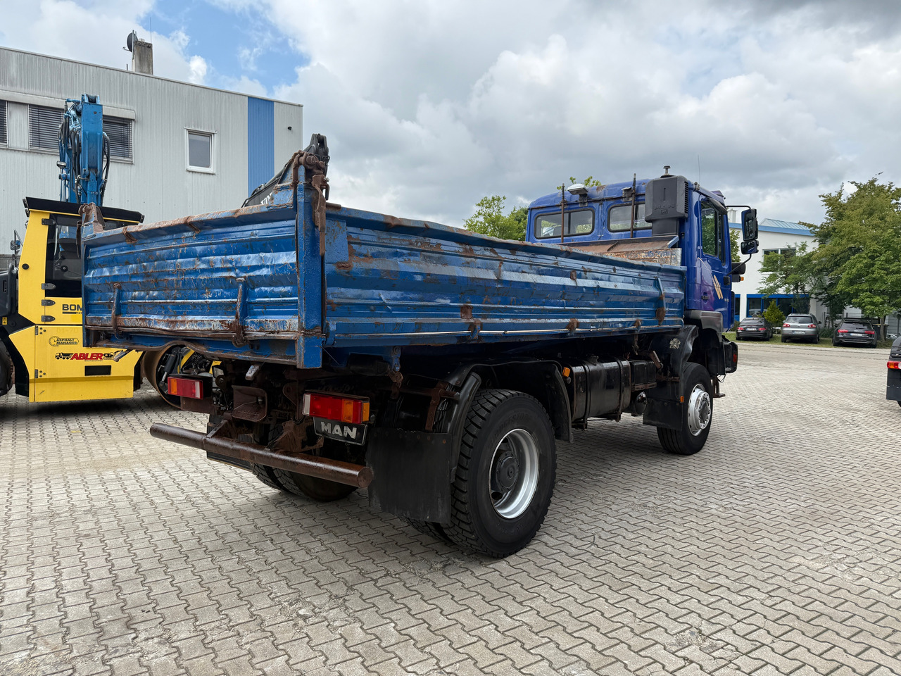 MAN 19.364 3-Seiten-Kipper Allrad Winterdienst - Самосвал камион: снимка 4 MAN 19.364 3-Seiten-Kipper Allrad Winterdienst - Самосвал камион: снимка 4