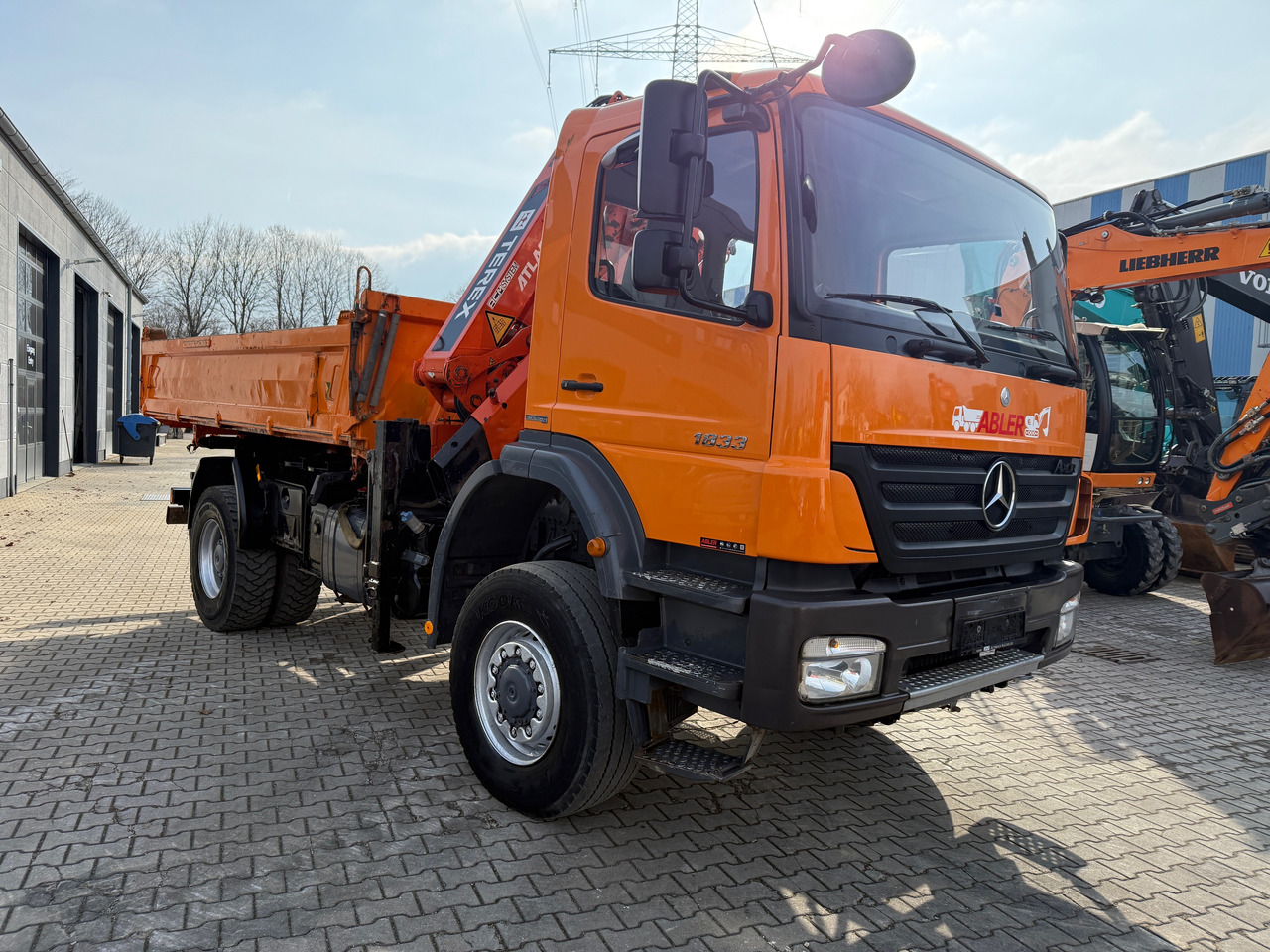 Mercedes-Benz 1833 Axor Kipper Kran Allrad - Самосвал камион, Камион с кран: снимка 3 Mercedes-Benz 1833 Axor Kipper Kran Allrad - Самосвал камион, Камион с кран: снимка 3