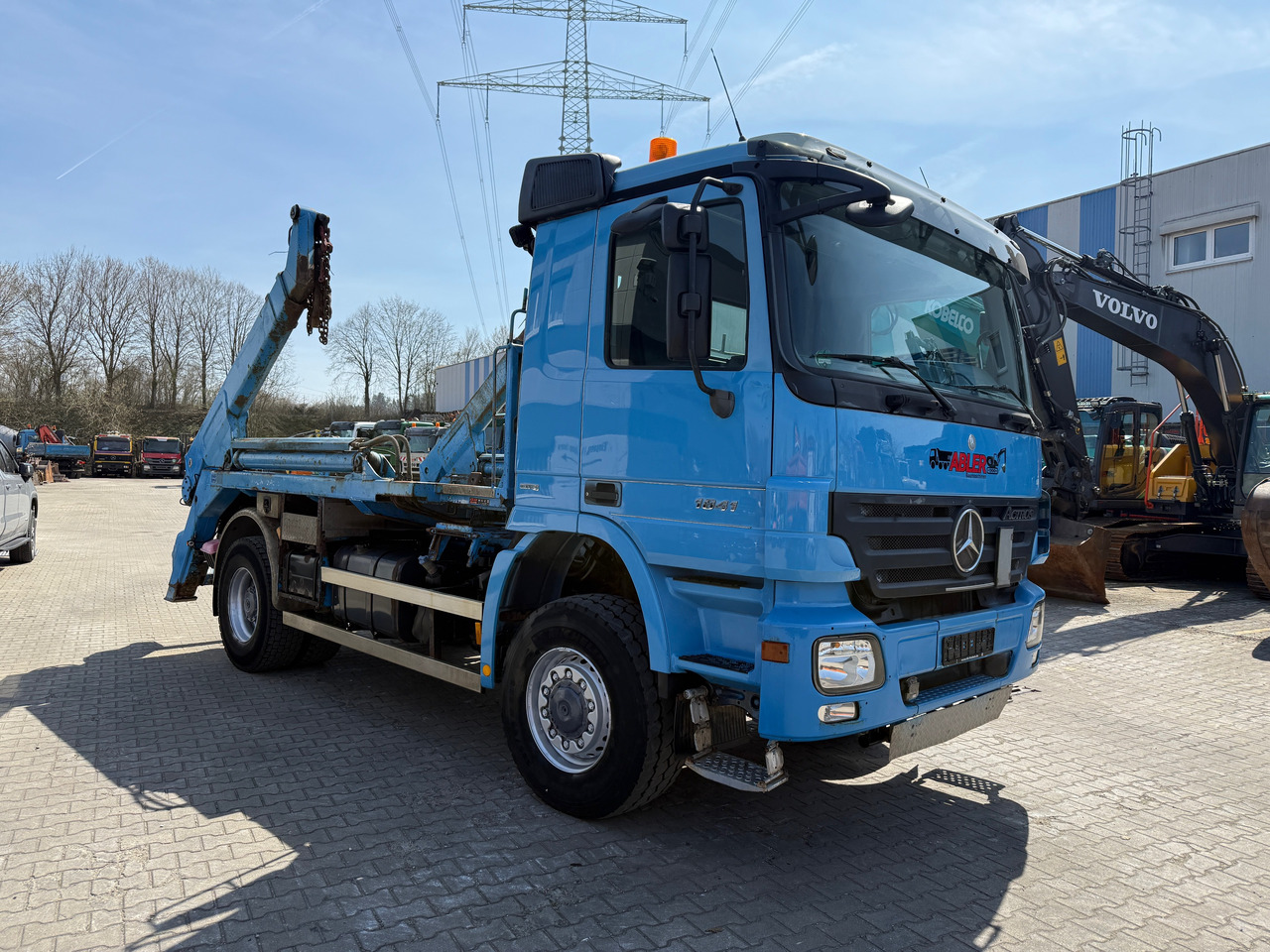 Mercedes-Benz 1841 Actros MP2 Absetzkipper 4x4 Allrad Klima - Мултилифт за контейнери камион: снимка 4 Mercedes-Benz 1841 Actros MP2 Absetzkipper 4x4 Allrad Klima - Мултилифт за контейнери камион: снимка 4