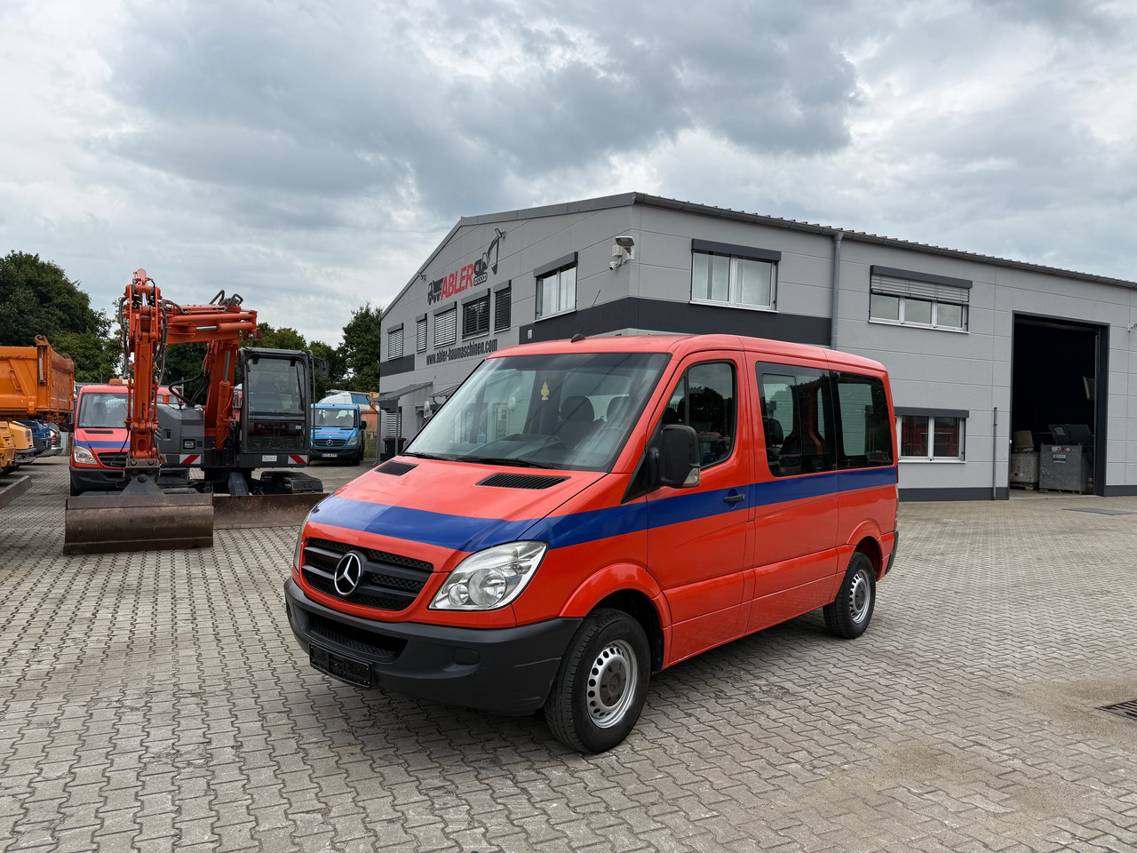 Mercedes-Benz 211 CDI Kombi AHK - Лек автомобил: снимка 2 Mercedes-Benz 211 CDI Kombi AHK - Лек автомобил: снимка 2