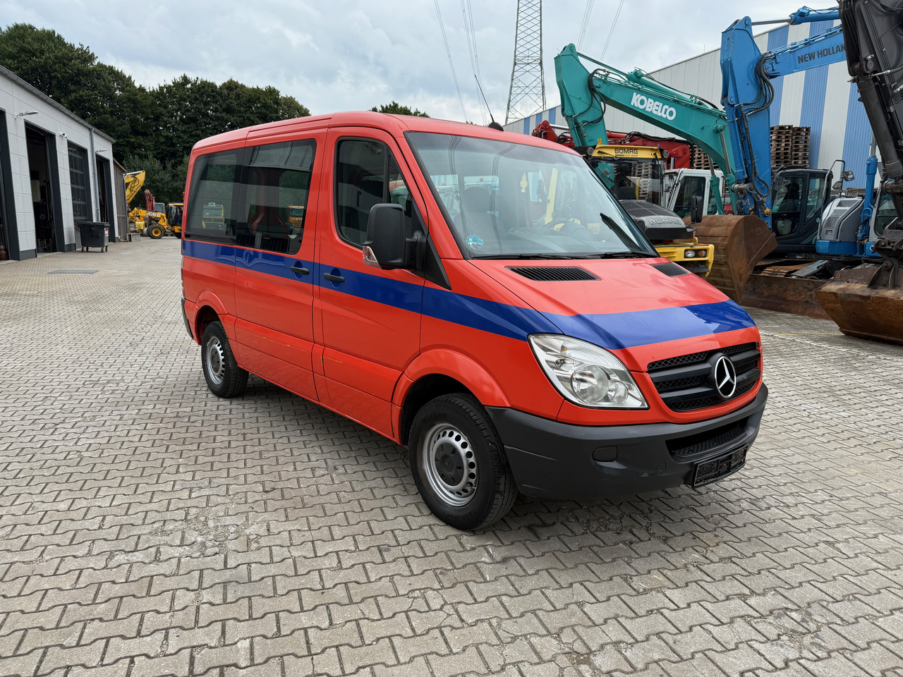 Mercedes-Benz 211 CDI Kombi AHK - Лек автомобил: снимка 3 Mercedes-Benz 211 CDI Kombi AHK - Лек автомобил: снимка 3