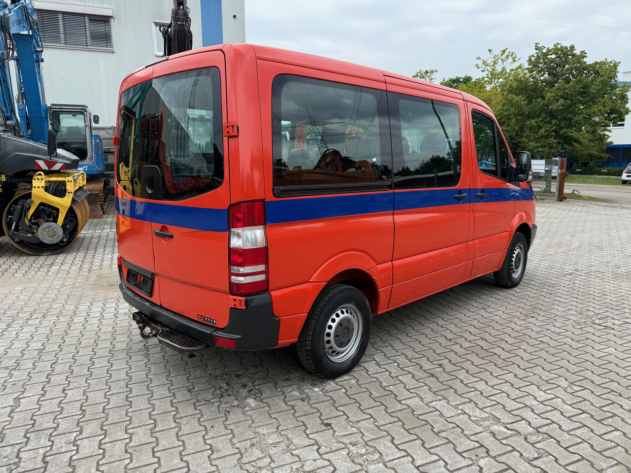 Mercedes-Benz 211 CDI Kombi AHK - Лек автомобил: снимка 4 Mercedes-Benz 211 CDI Kombi AHK - Лек автомобил: снимка 4