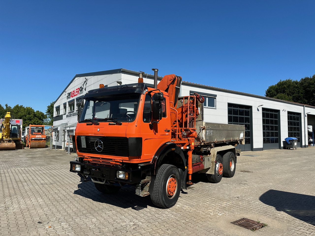 Mercedes-Benz 2535 NG 3-Seiten-Kipper mit Kran - Самосвал камион, Камион с кран: снимка 2 Mercedes-Benz 2535 NG 3-Seiten-Kipper mit Kran - Самосвал камион, Камион с кран: снимка 2