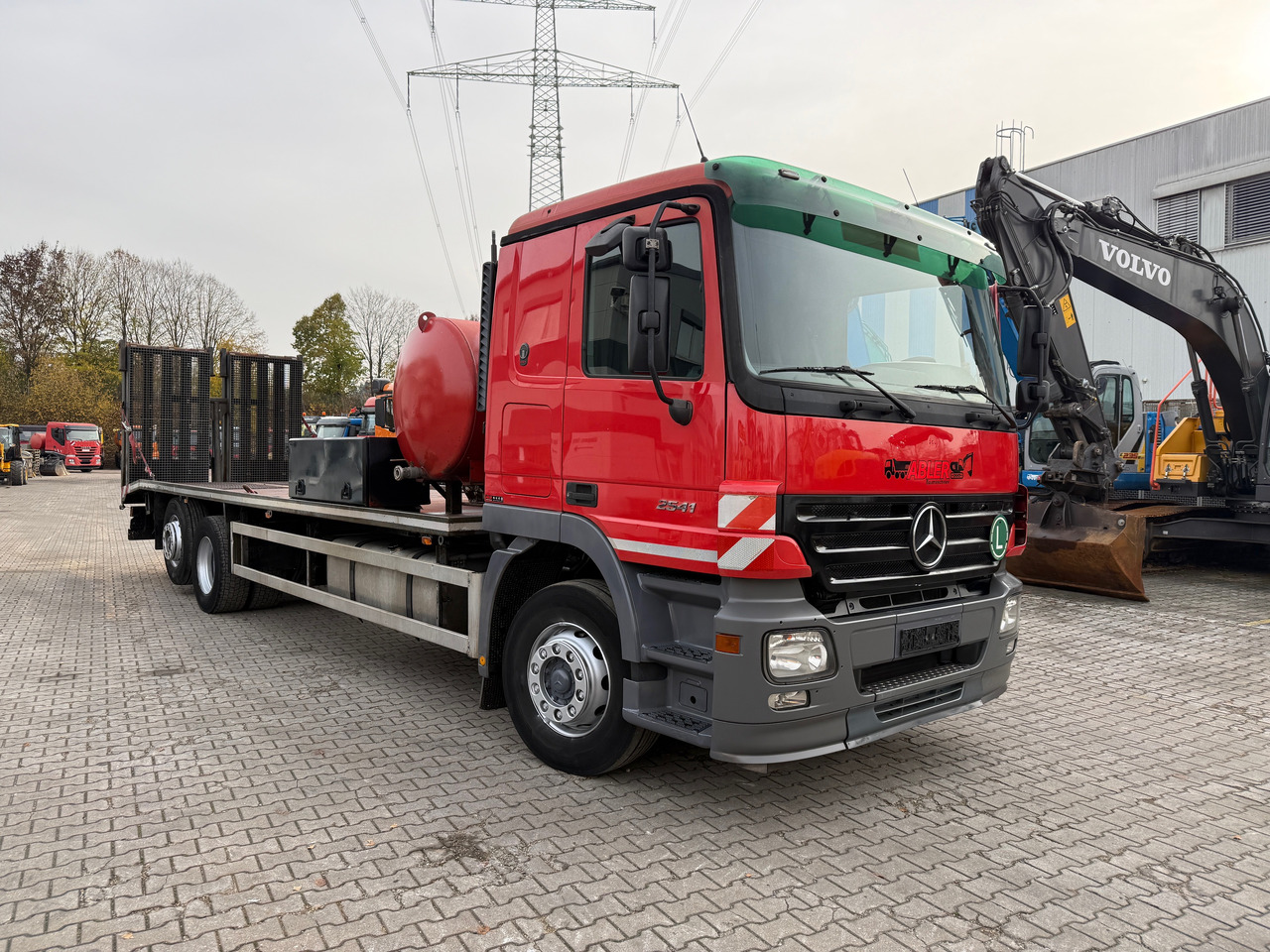 Mercedes-Benz 2541 Actros Baumaschinentransporter Klima Retarder - Автовоз камион: снимка 3 Mercedes-Benz 2541 Actros Baumaschinentransporter Klima Retarder - Автовоз камион: снимка 3