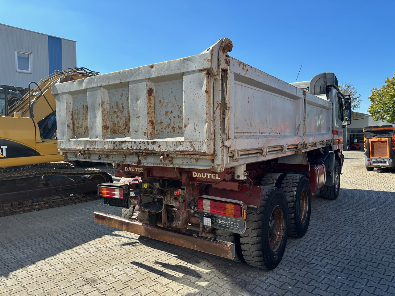 Mercedes-Benz 2648 3-Seiten-Kipper Wechselsystem V8 - Самосвал камион: снимка 4 Mercedes-Benz 2648 3-Seiten-Kipper Wechselsystem V8 - Самосвал камион: снимка 4