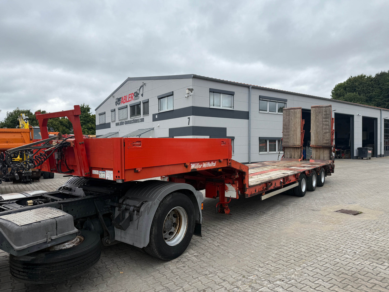 Müller Mitteltal TS3 Tieflader Auflieger mit hydr. Rampen - Нискорамна площадка полуремарке: снимка 2 Müller Mitteltal TS3 Tieflader Auflieger mit hydr. Rampen - Нискорамна площадка полуремарке: снимка 2