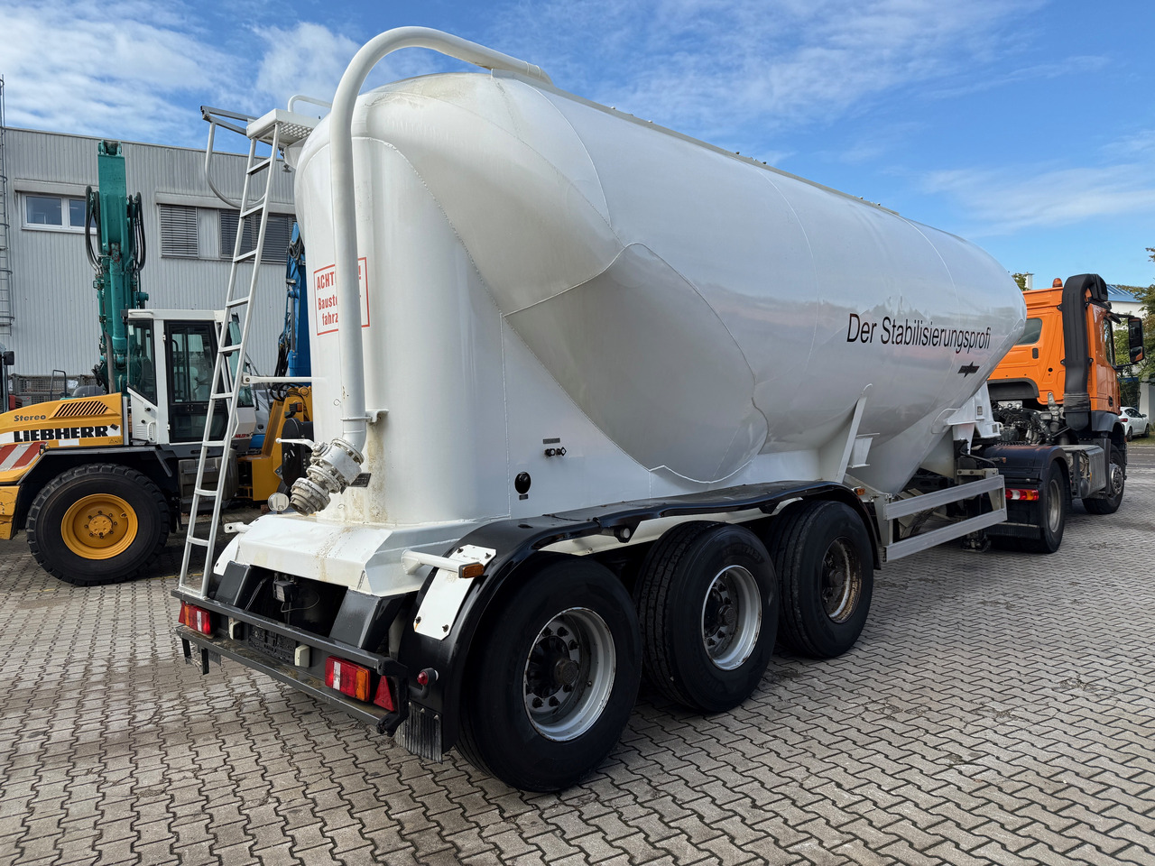 Spitzer SF24/34 3-Achs Siloauflieger - Цистерна за насипни товари: снимка 4 Spitzer SF24/34 3-Achs Siloauflieger - Цистерна за насипни товари: снимка 4