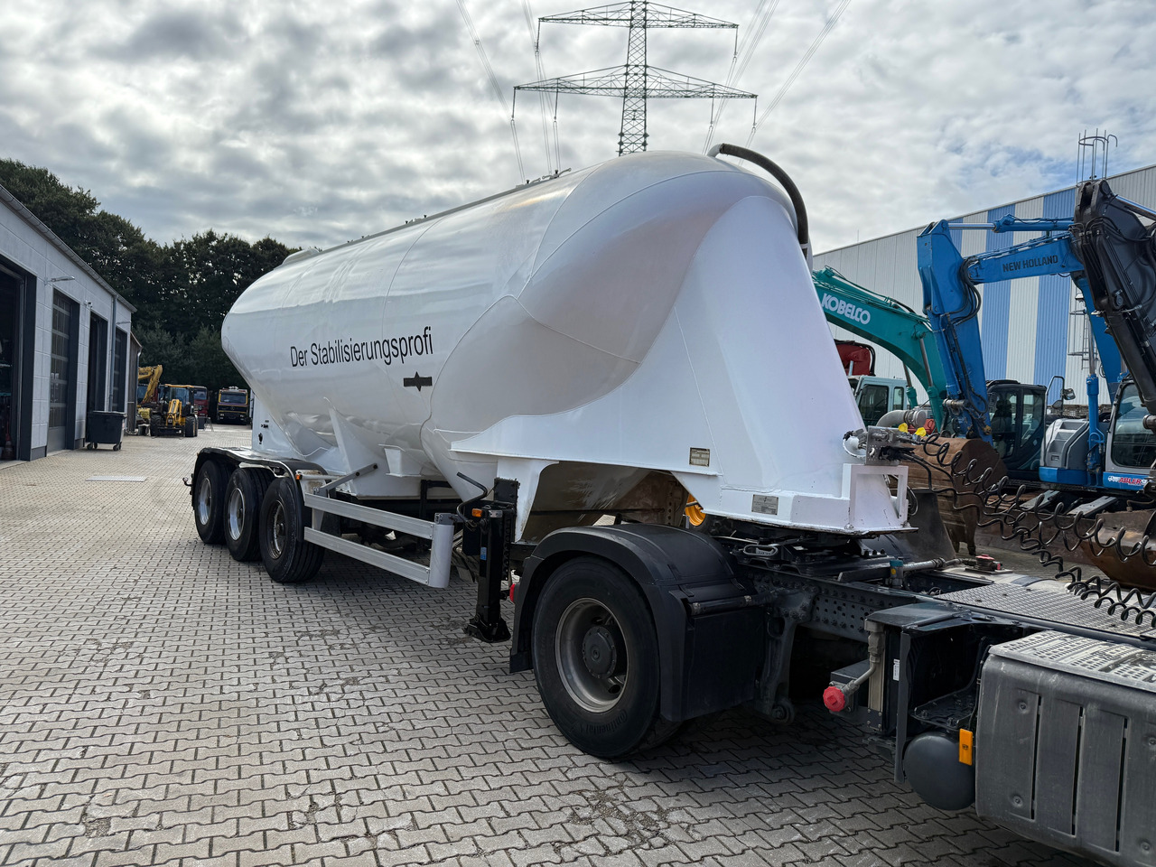 Spitzer SF24/34 3-Achs Siloauflieger - Цистерна за насипни товари: снимка 3 Spitzer SF24/34 3-Achs Siloauflieger - Цистерна за насипни товари: снимка 3