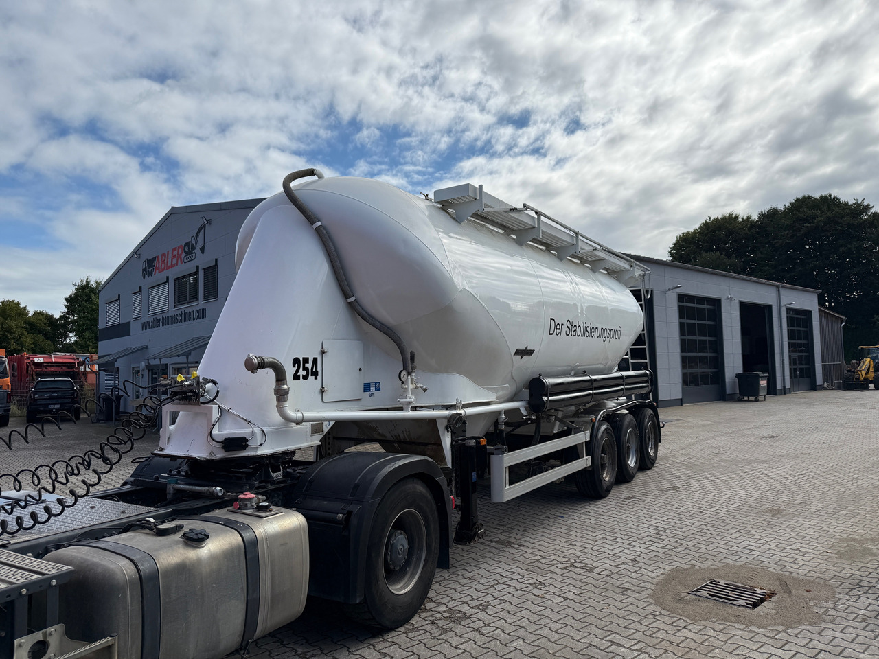 Spitzer SF24/34 3-Achs Siloauflieger - Цистерна за насипни товари: снимка 2 Spitzer SF24/34 3-Achs Siloauflieger - Цистерна за насипни товари: снимка 2