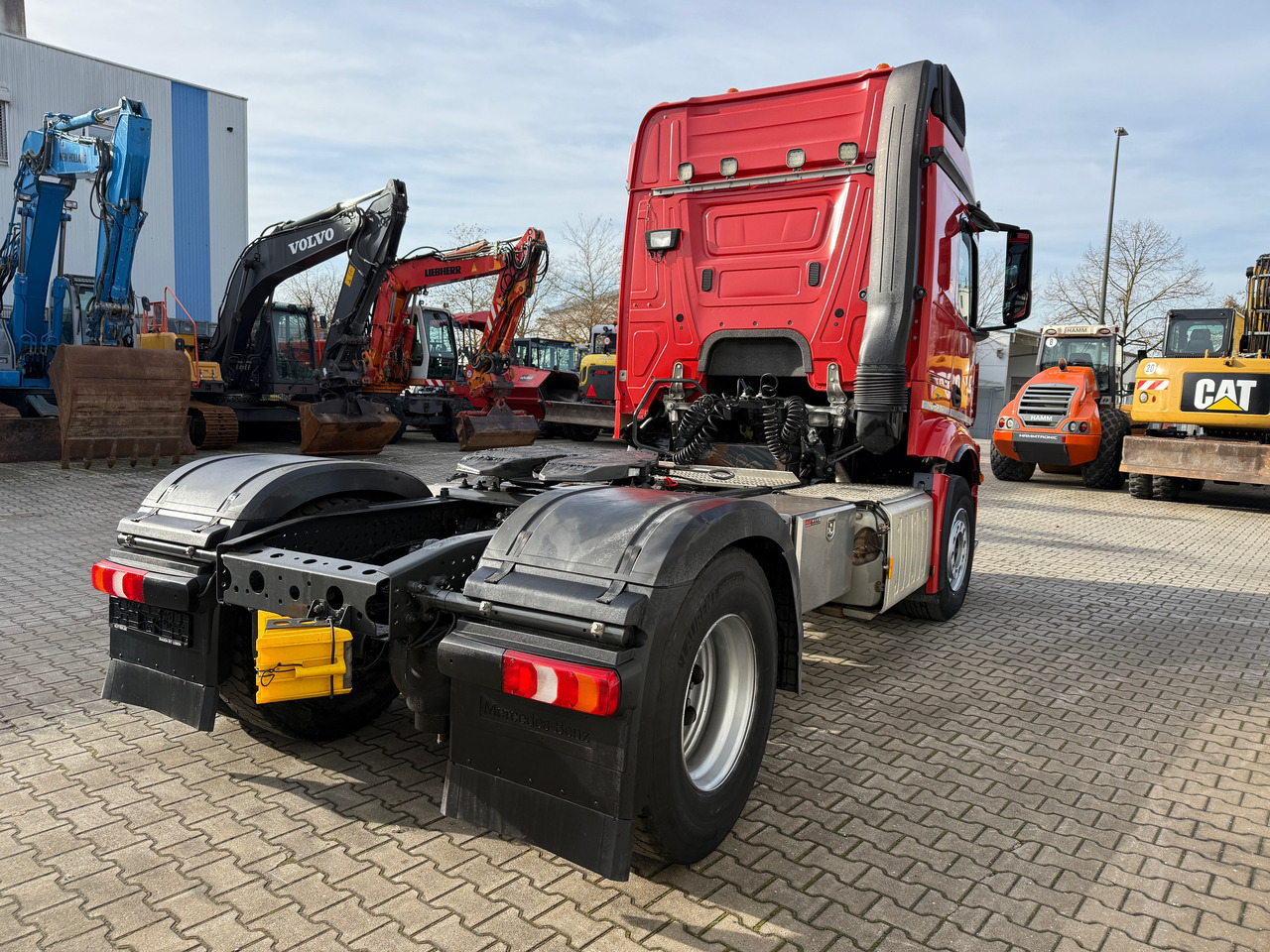 Mercedes-Benz 1845 Actros SZM Klima Retarder Nebenantrieb - Влекач: снимка 4 Mercedes-Benz 1845 Actros SZM Klima Retarder Nebenantrieb - Влекач: снимка 4