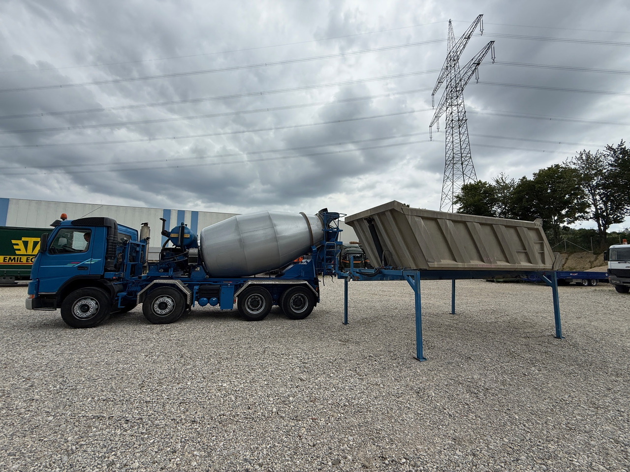 Volvo FM 12 420 WECHSELSYSTEM Betonmischer + Kipper AHK Klima - Бетоновоз: снимка 3 Volvo FM 12 420 WECHSELSYSTEM Betonmischer + Kipper AHK Klima - Бетоновоз: снимка 3