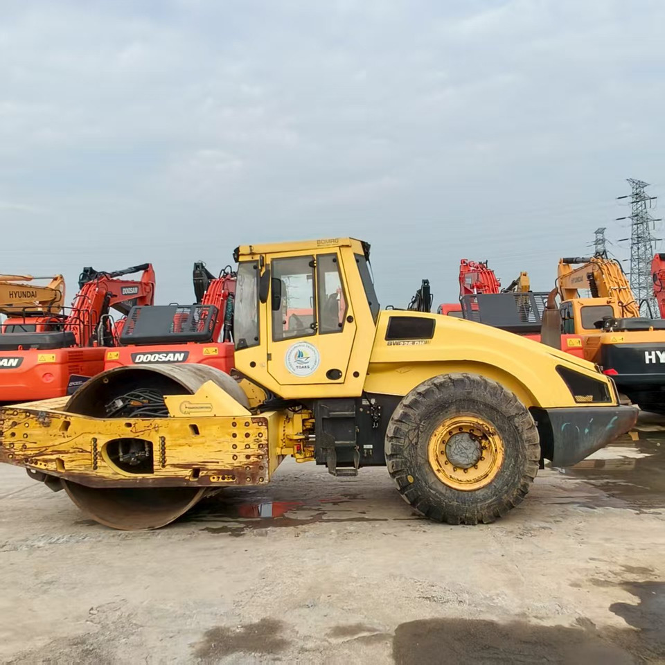 BOMAG BW226DH - Пътен валяк: снимка 4 BOMAG BW226DH - Пътен валяк: снимка 4