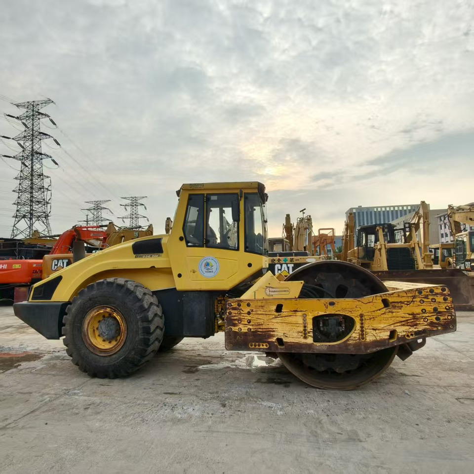 BOMAG BW226DH - Пътен валяк: снимка 3 BOMAG BW226DH - Пътен валяк: снимка 3