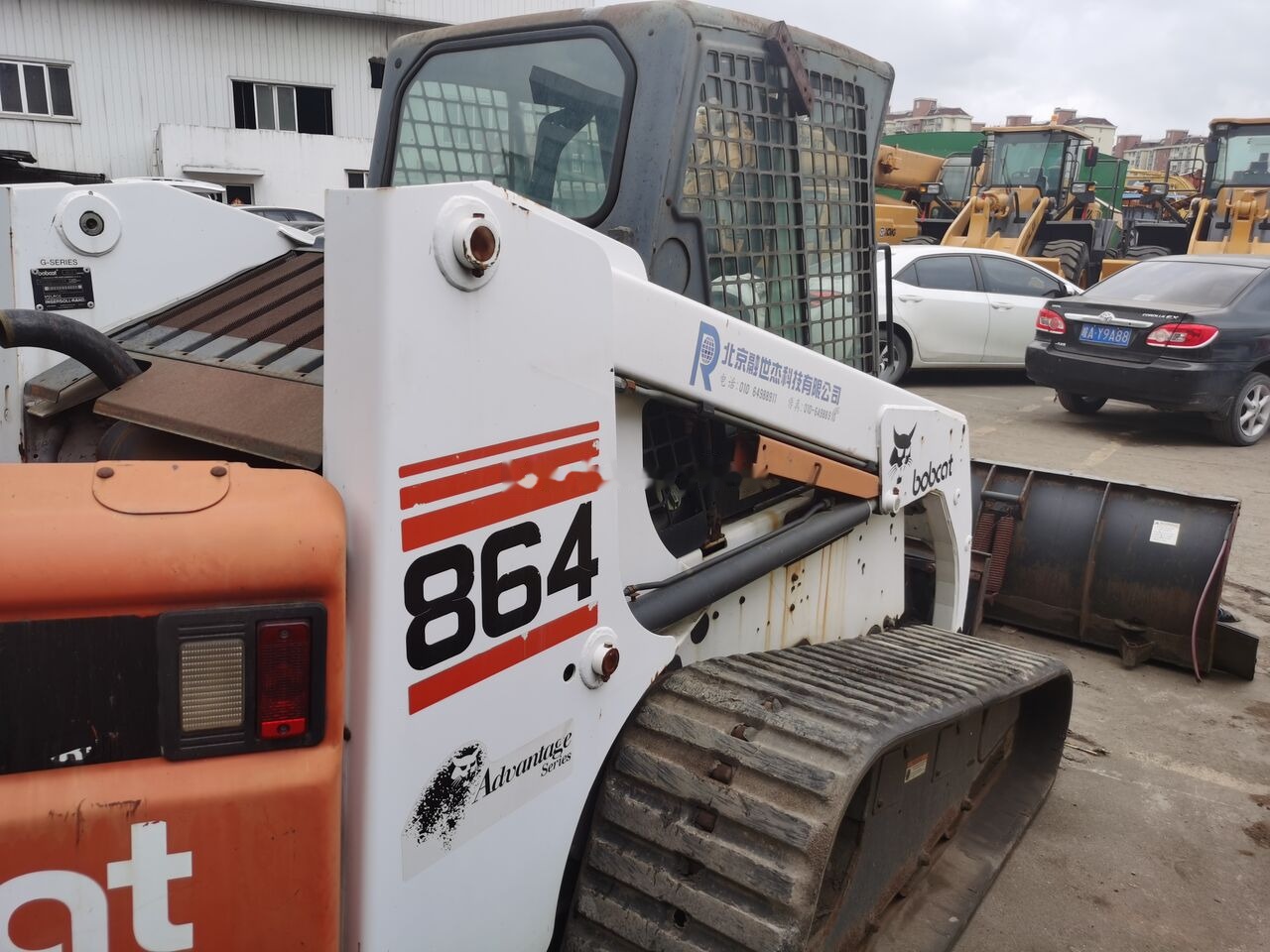 Bobcat 864 - Мини верижен товарач: снимка 3 Bobcat 864 - Мини верижен товарач: снимка 3
