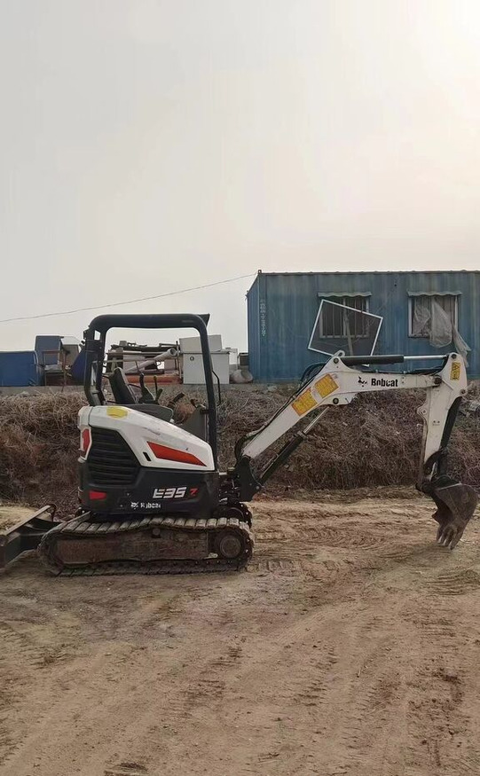 Bobcat E35 - Мини багер: снимка 5 Bobcat E35 - Мини багер: снимка 5