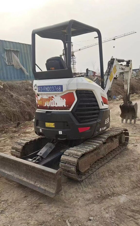 Bobcat E35 - Мини багер: снимка 4 Bobcat E35 - Мини багер: снимка 4