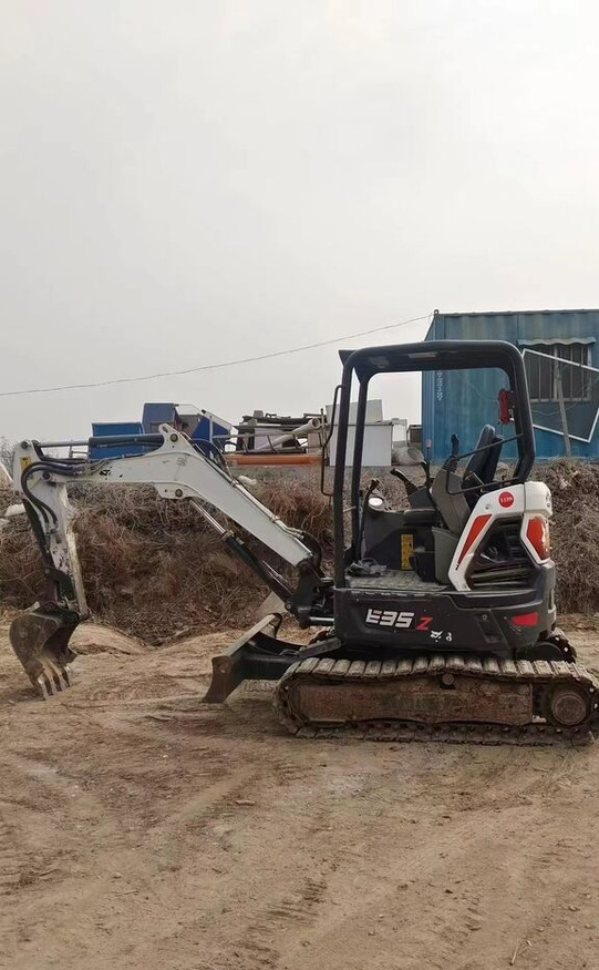 Bobcat E35 - Мини багер: снимка 1 Bobcat E35 - Мини багер: снимка 1