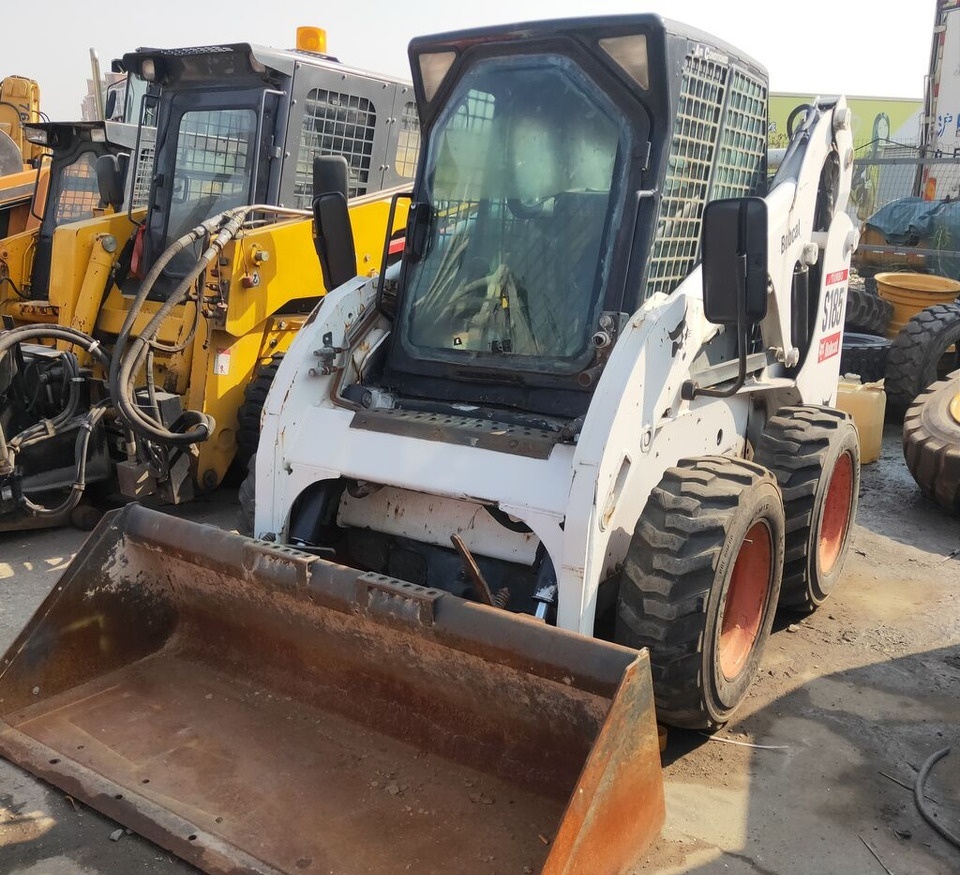 Bobcat S185 - Мини челен товарач: снимка 2 Bobcat S185 - Мини челен товарач: снимка 2