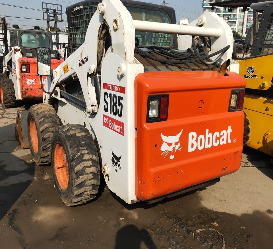 Bobcat S185 - Мини челен товарач: снимка 1 Bobcat S185 - Мини челен товарач: снимка 1