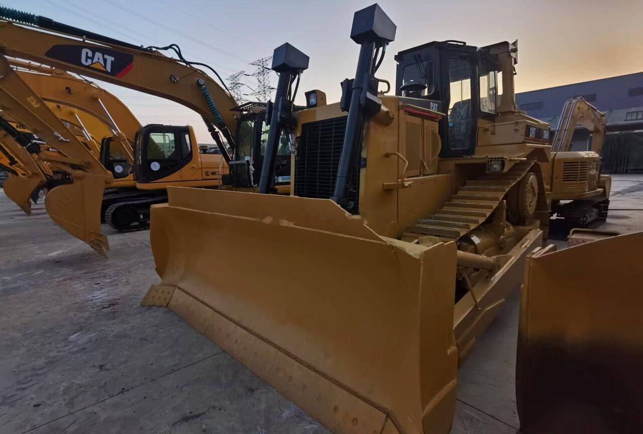 CAT D6H - Булдозер: снимка 1 CAT D6H - Булдозер: снимка 1