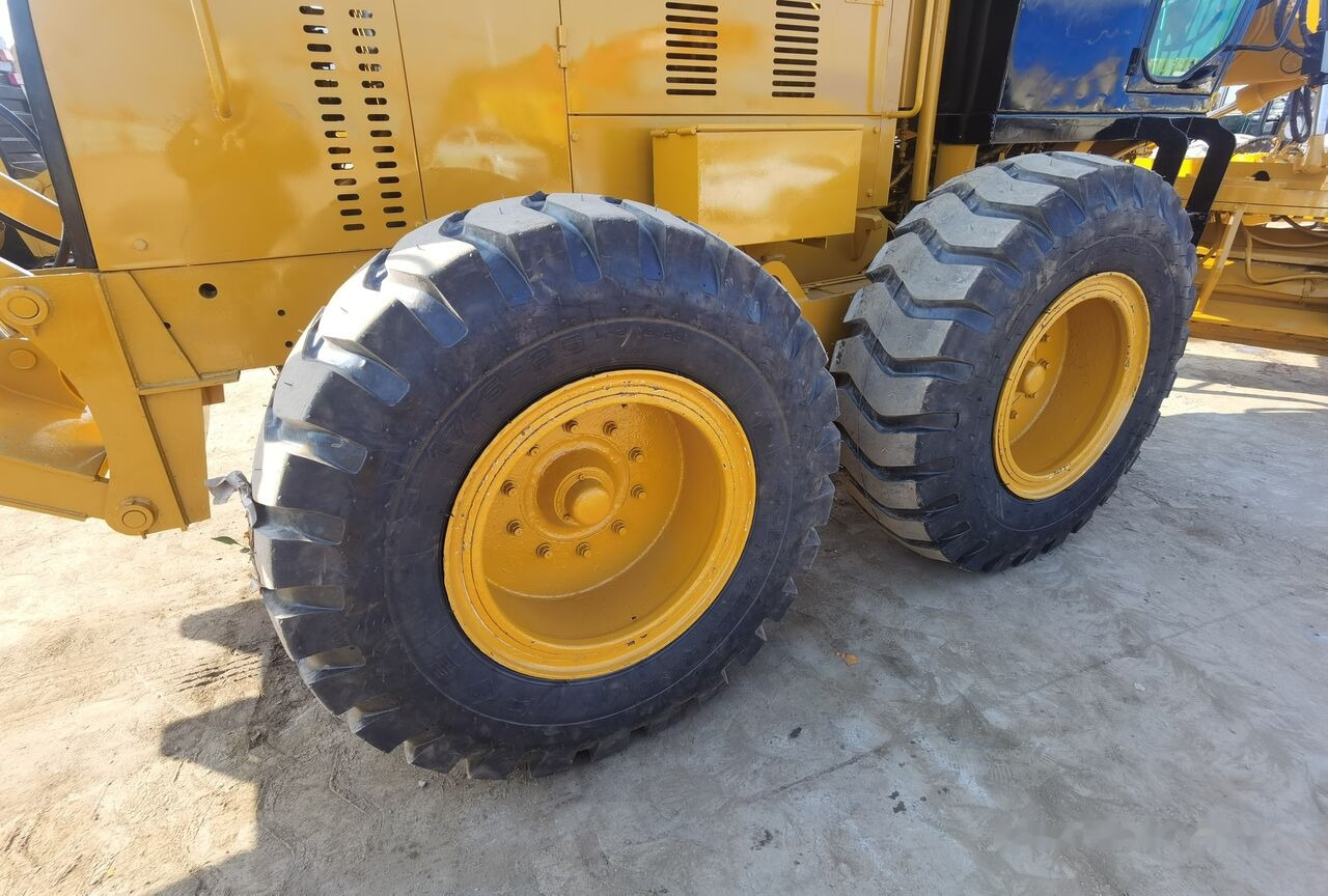 Caterpillar 140H - Грейдер: снимка 3 Caterpillar 140H - Грейдер: снимка 3