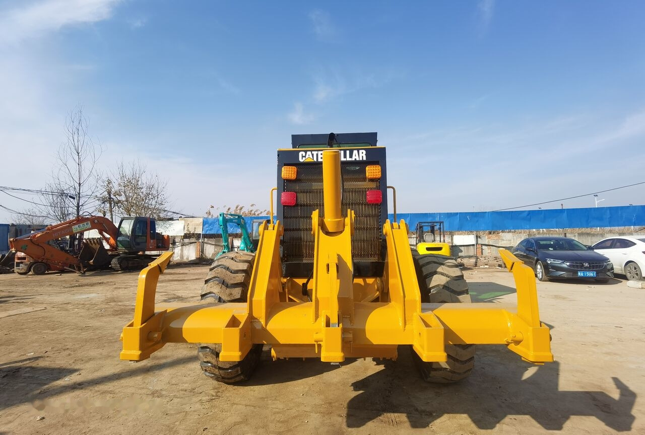 Caterpillar 140H - Грейдер: снимка 4 Caterpillar 140H - Грейдер: снимка 4