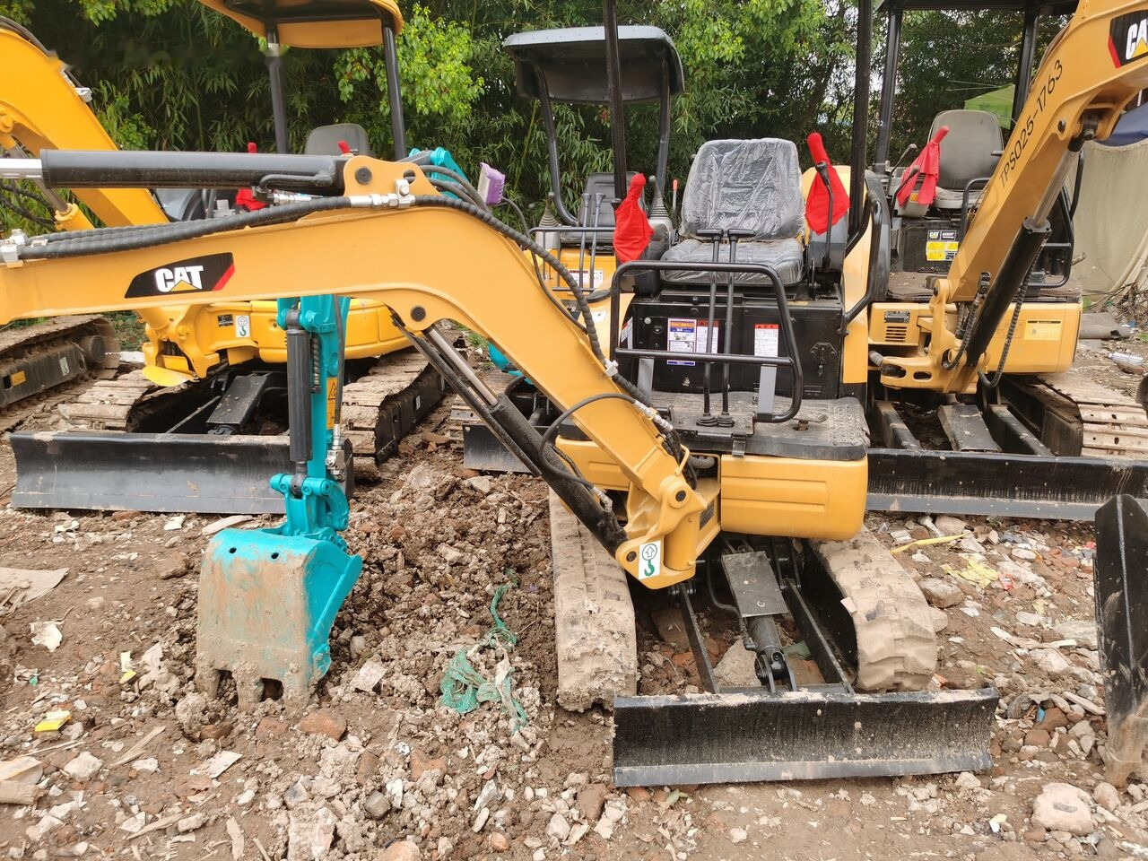 Caterpillar 301.5CR - Мини багер: снимка 1 Caterpillar 301.5CR - Мини багер: снимка 1