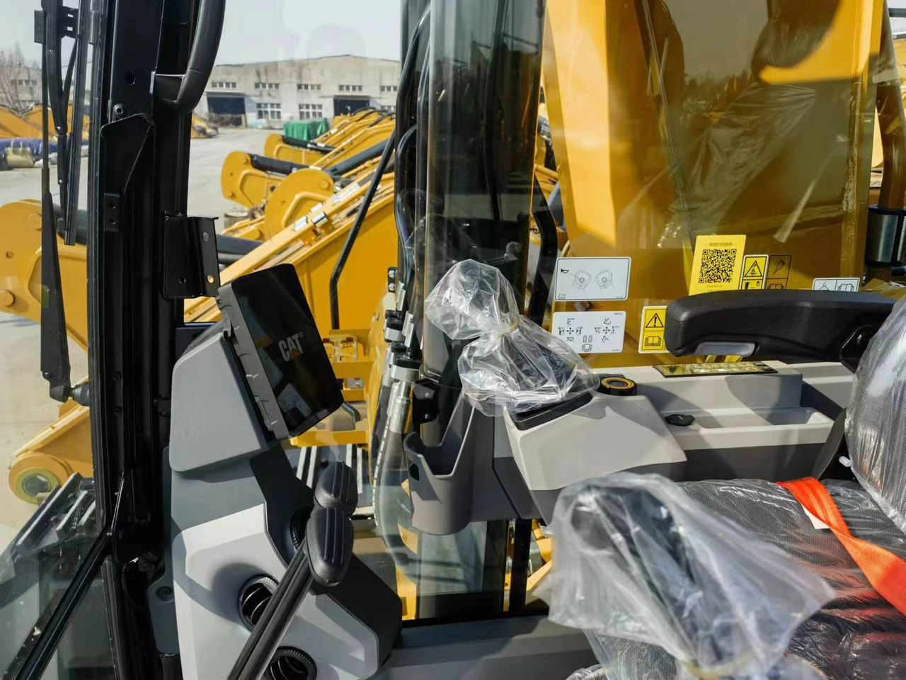 Нови Верижен багер Caterpillar 336: снимка 7