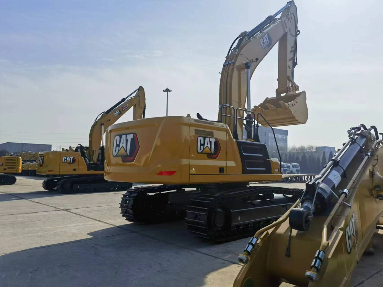 Нови Верижен багер Caterpillar 336: снимка 8