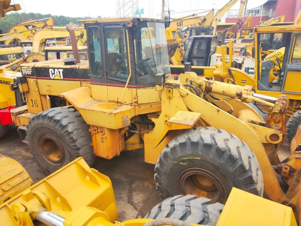 Колесен товарач Caterpillar 966 F: снимка 8