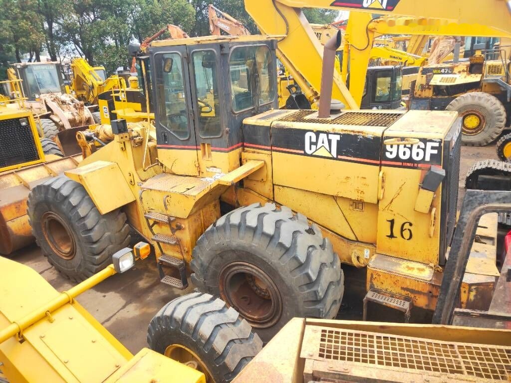 Колесен товарач Caterpillar 966 F: снимка 6