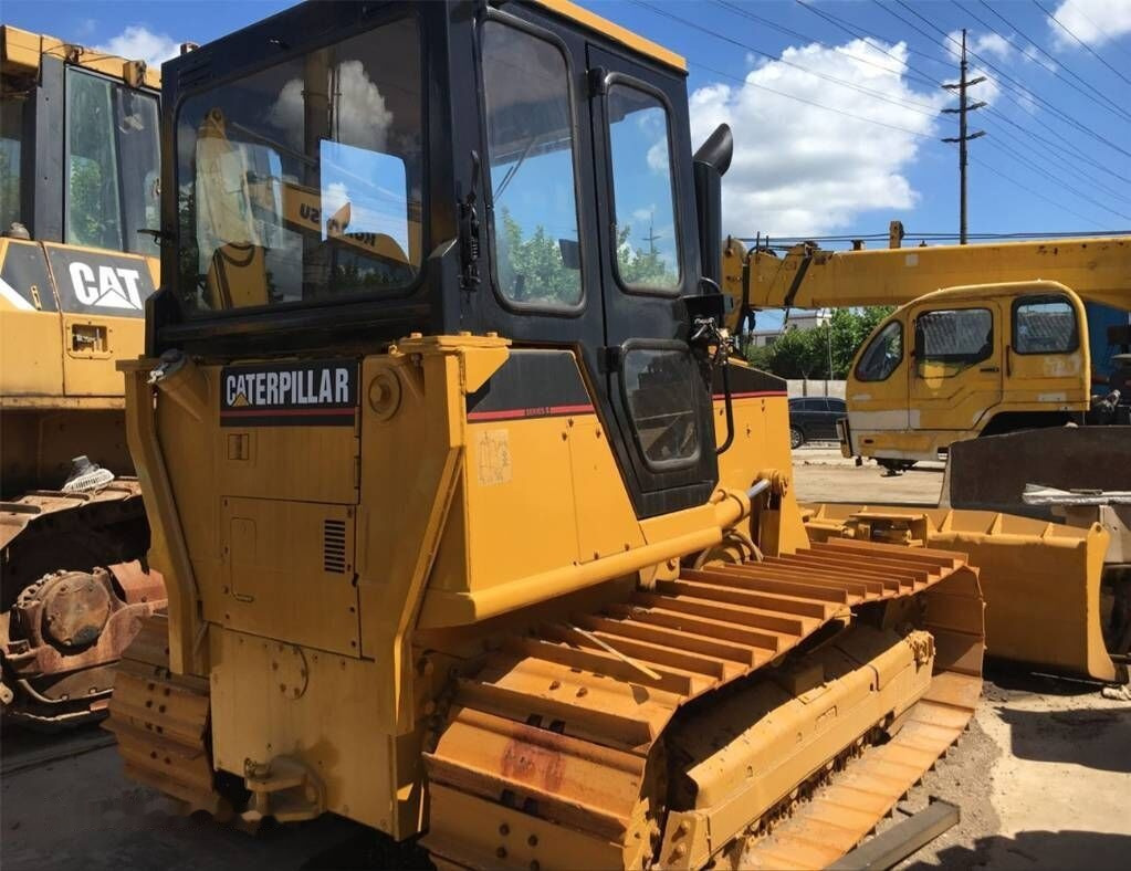 Caterpillar D4C - Булдозер: снимка 2 Caterpillar D4C - Булдозер: снимка 2