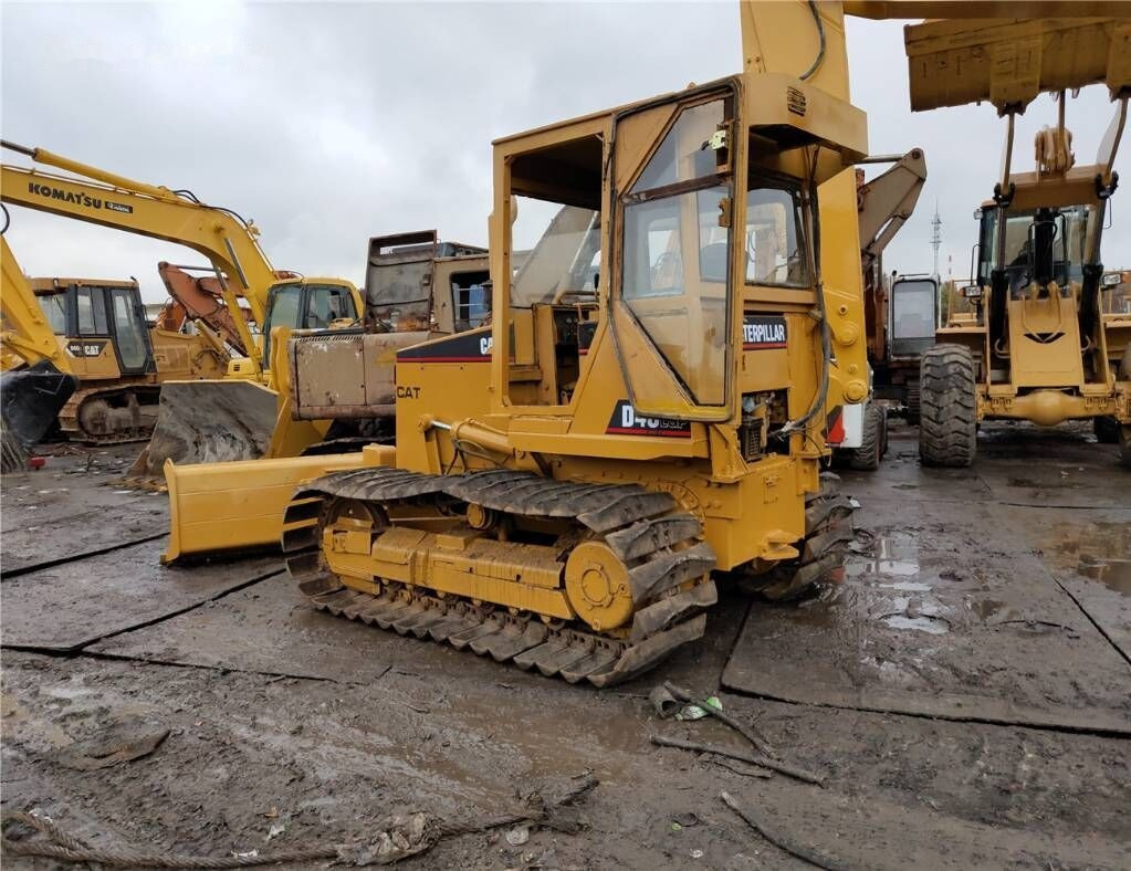Caterpillar D4C - Булдозер: снимка 4 Caterpillar D4C - Булдозер: снимка 4