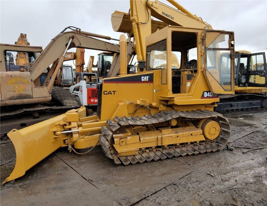 Caterpillar D4C - Булдозер: снимка 3 Caterpillar D4C - Булдозер: снимка 3