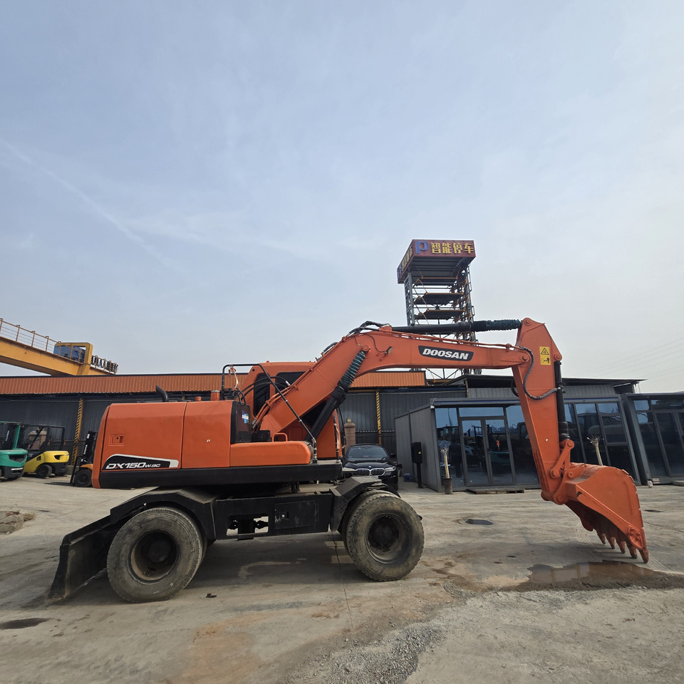 DOOSAN DX150W - Колесен багер: снимка 4 DOOSAN DX150W - Колесен багер: снимка 4