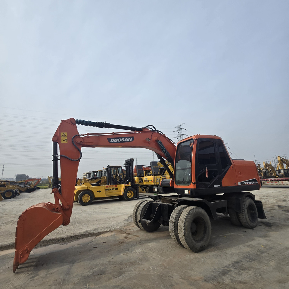 DOOSAN DX150W - Колесен багер: снимка 3 DOOSAN DX150W - Колесен багер: снимка 3