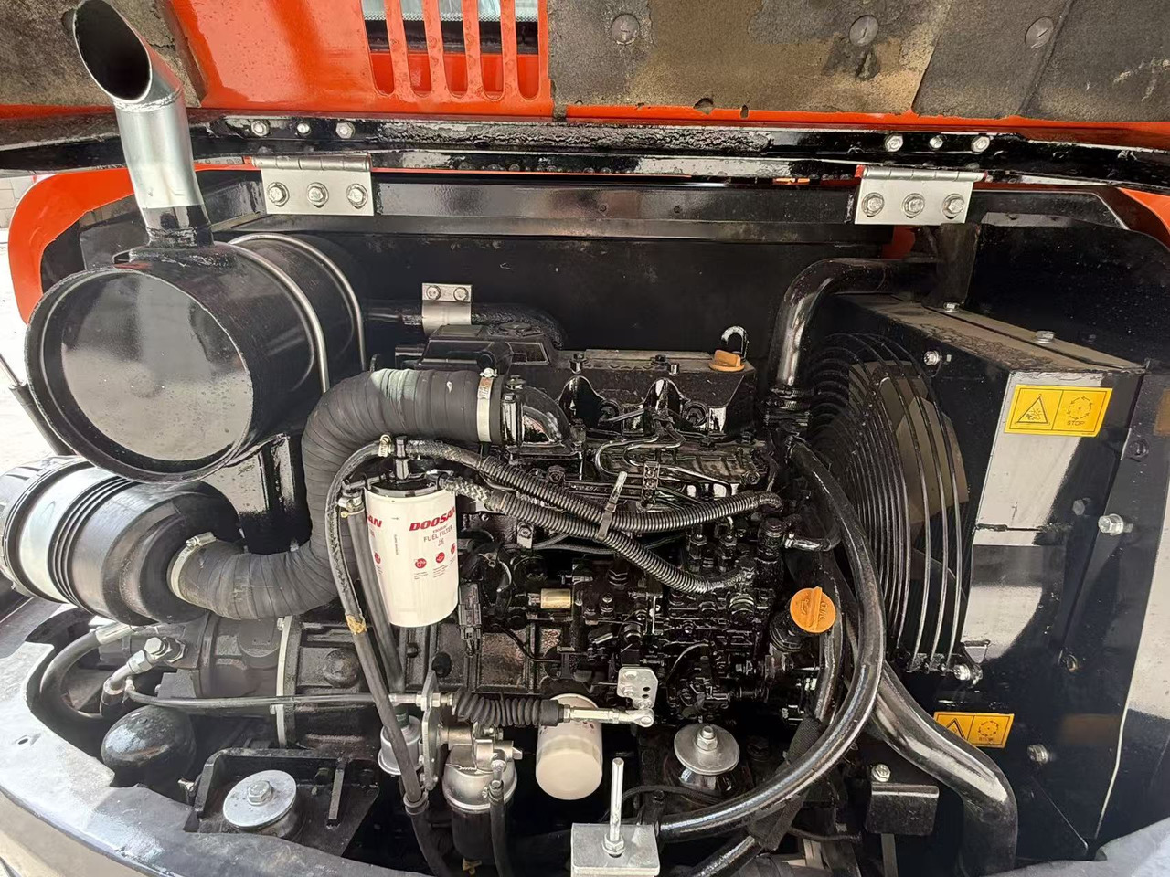 DOOSAN DX75 - Мини багер: снимка 4 DOOSAN DX75 - Мини багер: снимка 4