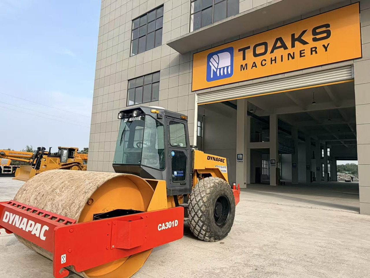 DYNAPAC CA301D - Пътен валяк: снимка 1 DYNAPAC CA301D - Пътен валяк: снимка 1