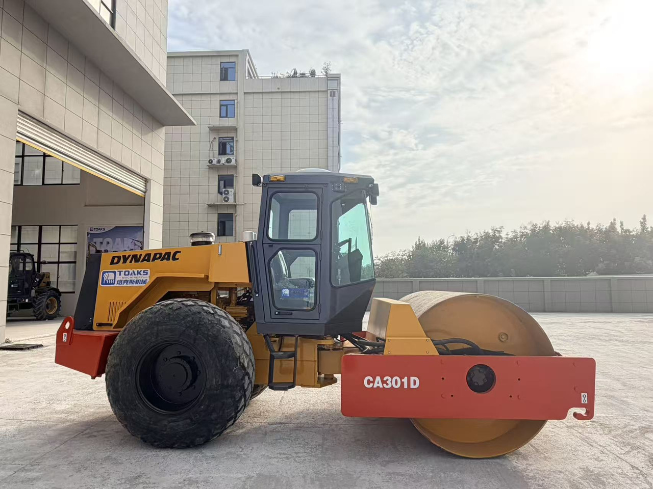 DYNAPAC CA301D - Пътен валяк: снимка 3 DYNAPAC CA301D - Пътен валяк: снимка 3